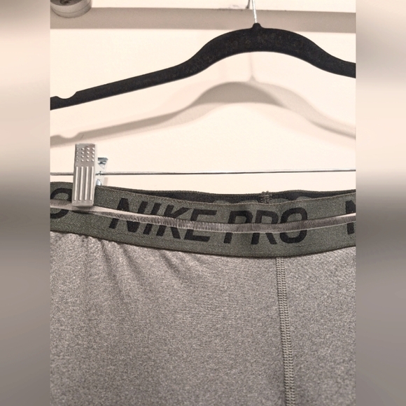 Nike 7/8 Length Green and Grey Mesh Leggings Size Medium - Picture 3 of 7